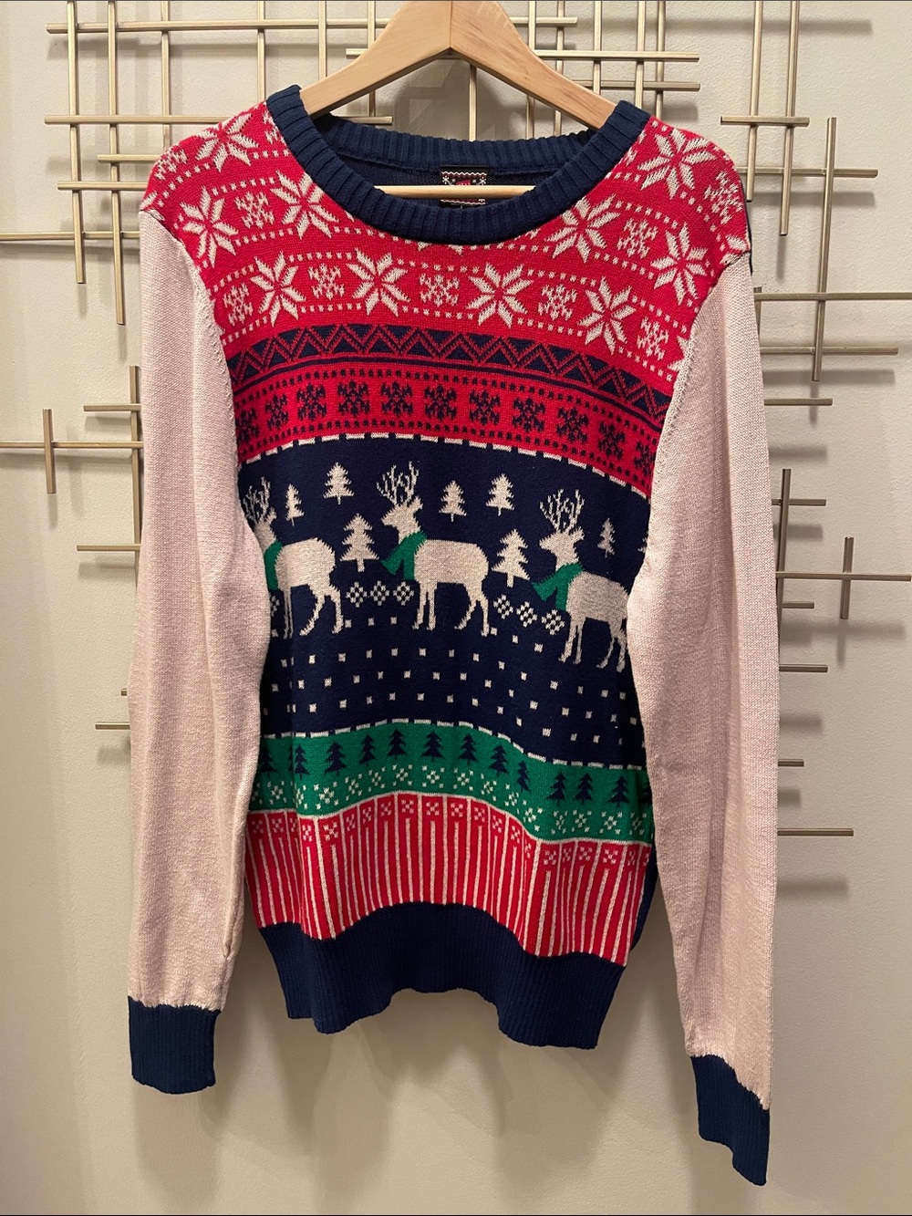 Well Worn Men's Reindeer Crewneck Sweater - Red Navy Green